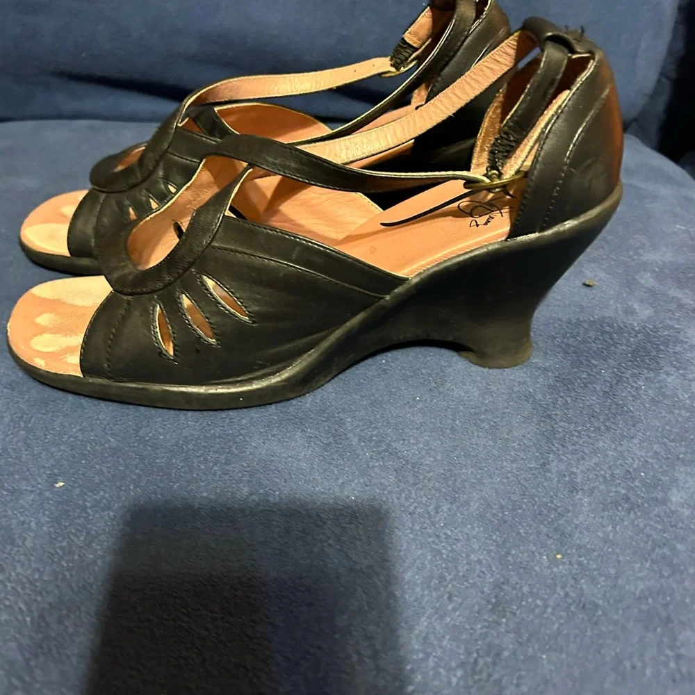 John Fluevog size 8 heeled sandals. - Picture 2 of 4